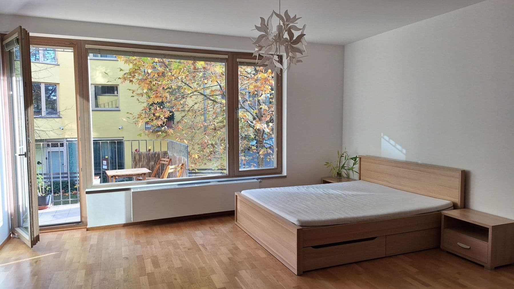 Pronájem bytu 1+kk 47 m², Jeseniova, Praha, Praha Pronájem bytu 1+kk 47 m², Jeseniova, Praha, Praha