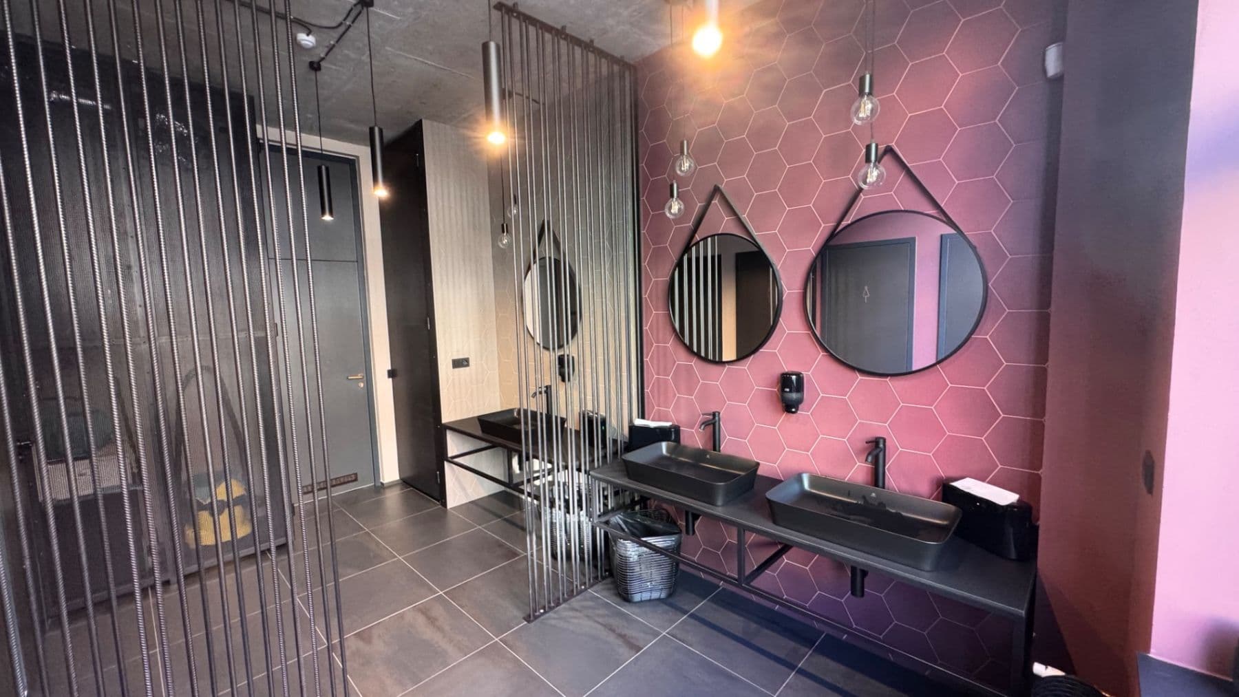 Pronájem kanceláře 20 m², Ukrajinská, Praha, Praha Pronájem kanceláře 20 m², Ukrajinská, Praha, Praha