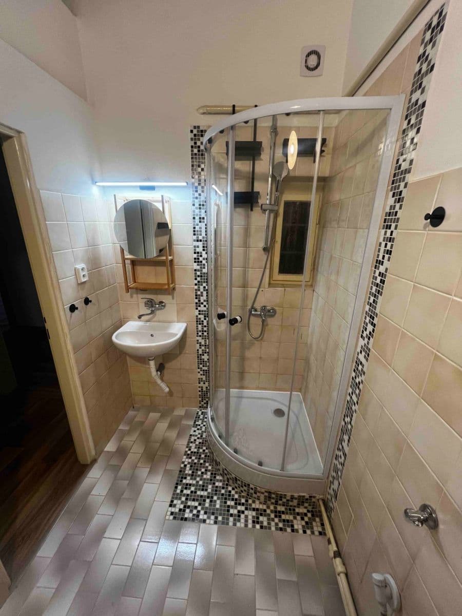 Pronájem bytu 1+1 43 m², Bělohorská, Praha, Praha Pronájem bytu 1+1 43 m², Bělohorská, Praha, Praha