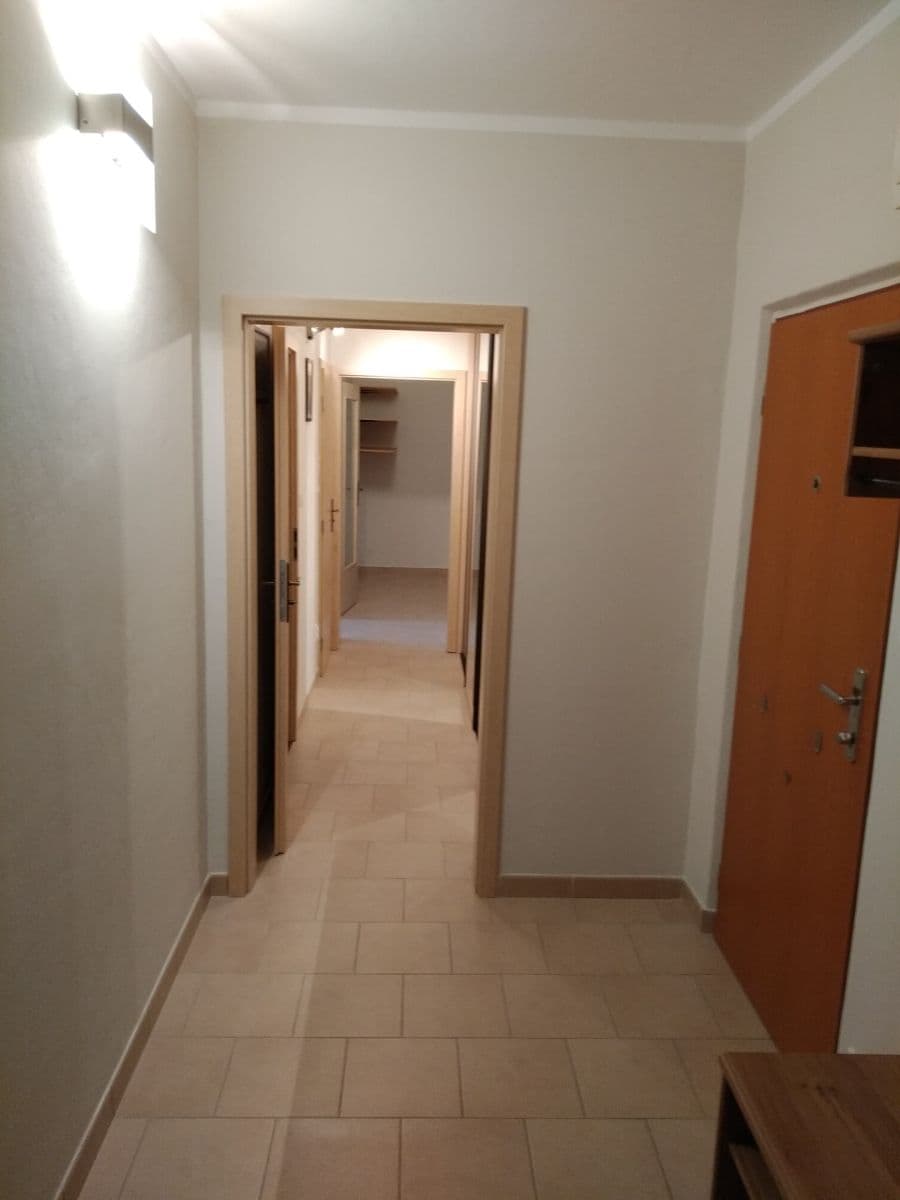 Prodej bytu 2+1 74 m², Luďka Matury, Pardubice, Pardubický kraj Prodej bytu 2+1 74 m², Luďka Matury, Pardubice, Pardubický kraj