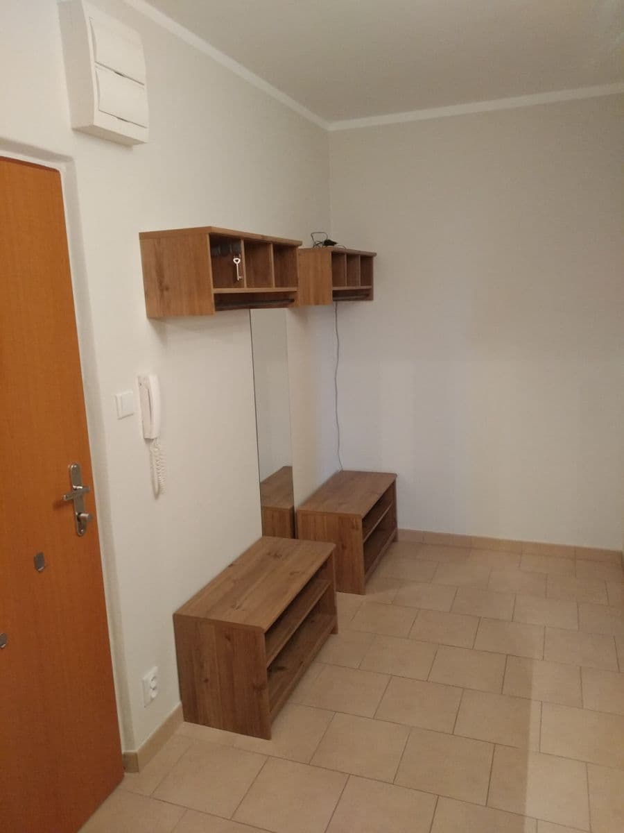 Prodej bytu 2+1 74 m², Luďka Matury, Pardubice, Pardubický kraj Prodej bytu 2+1 74 m², Luďka Matury, Pardubice, Pardubický kraj