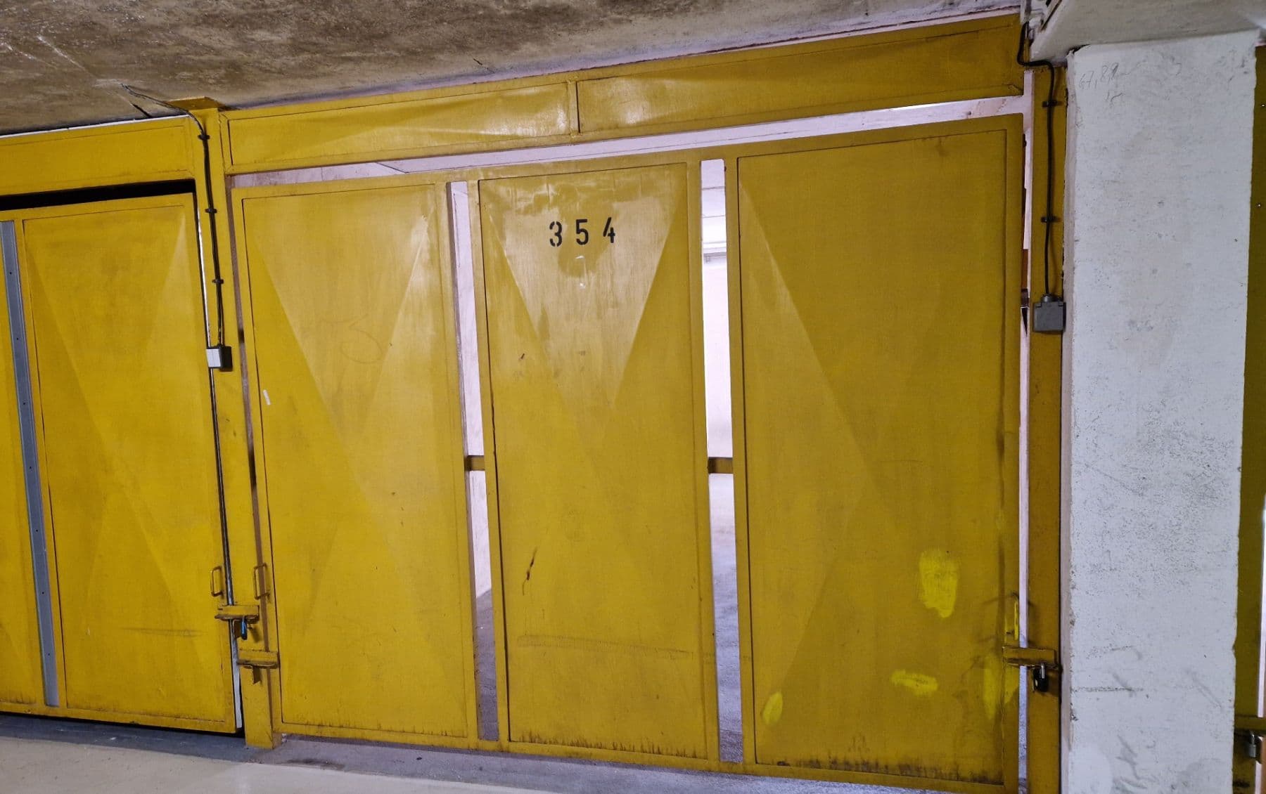 Pronájem garáže 18 m², Navigátorů, Praha, Praha Pronájem garáže 18 m², Navigátorů, Praha, Praha