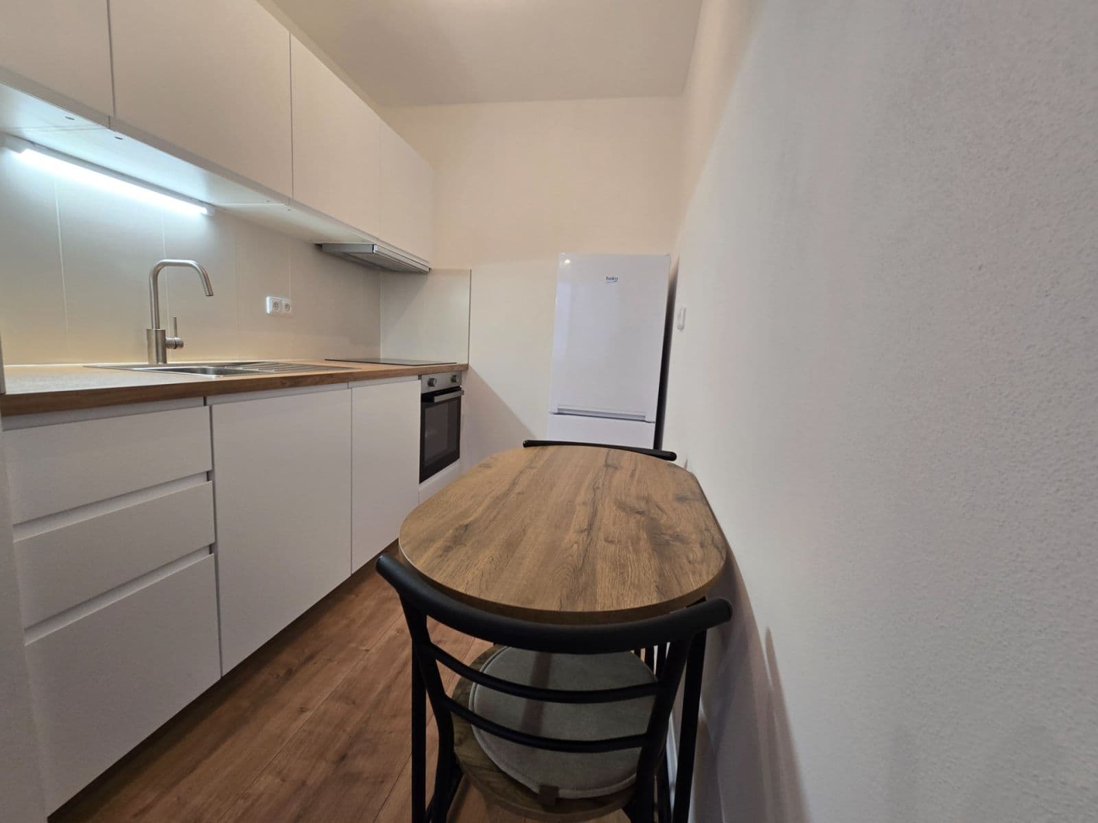 Pronájem bytu 2+kk 36 m², Jelínkova, Praha, Praha Pronájem bytu 2+kk 36 m², Jelínkova, Praha, Praha