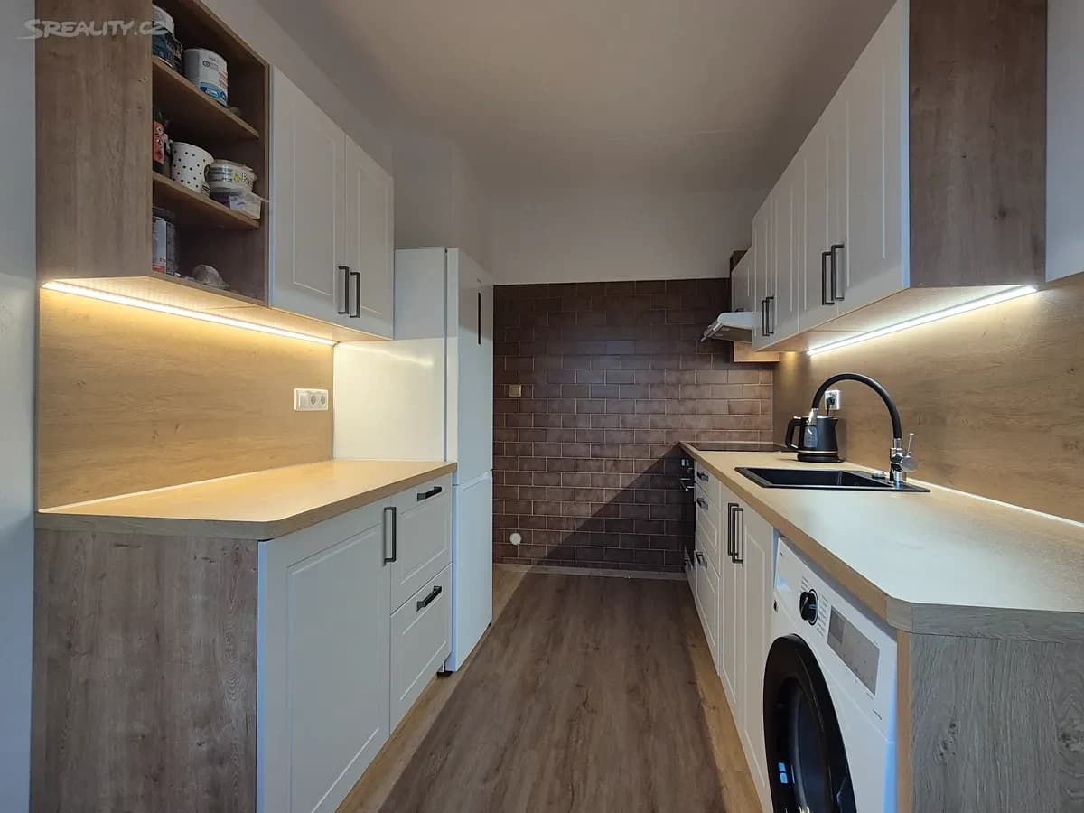 Pronájem bytu 4+1 83 m², Spodní, Brno, Jihomoravský kraj Pronájem bytu 4+1 83 m², Spodní, Brno, Jihomoravský kraj