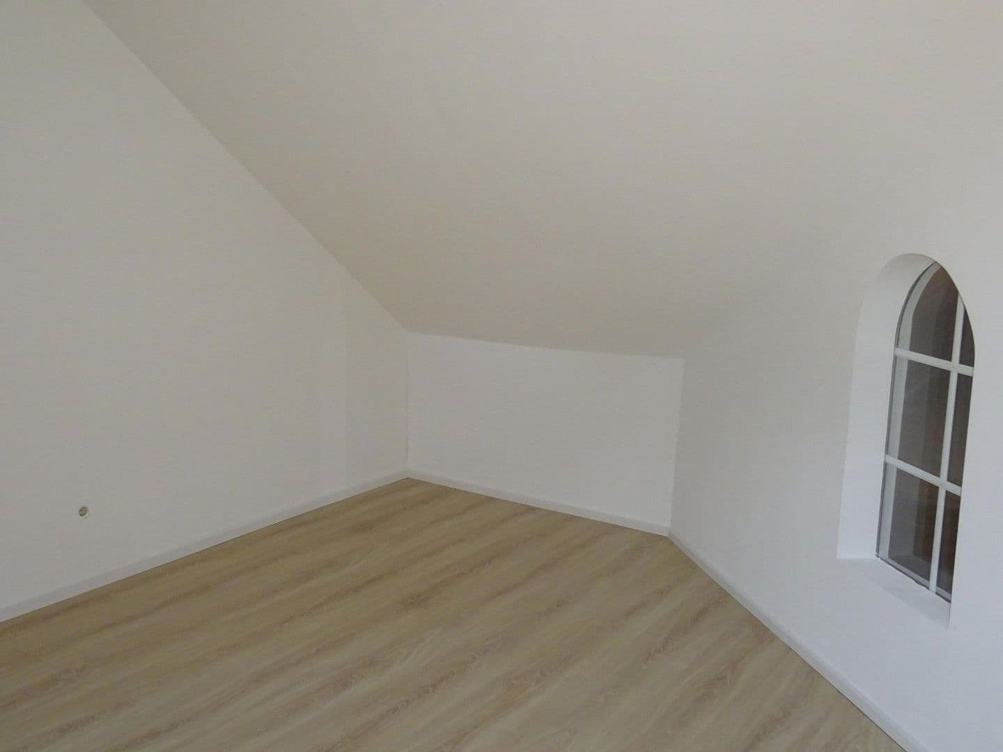 Pronájem bytu 6+1 140 m², Dillinger Str. 6, Beckingen, Země Sársko Pronájem bytu 6+1 140 m², Dillinger Str. 6, Beckingen, Země Sársko