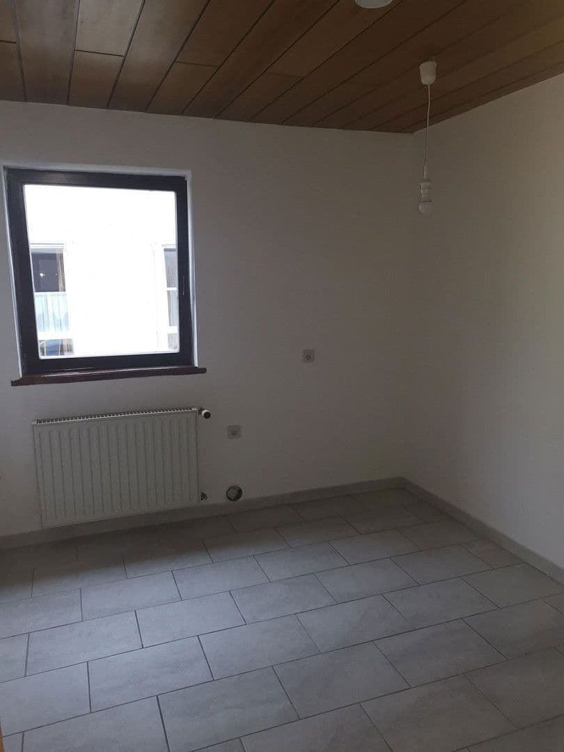 Pronájem bytu 6+1 140 m², Dillinger Str. 6, Beckingen, Země Sársko Pronájem bytu 6+1 140 m², Dillinger Str. 6, Beckingen, Země Sársko