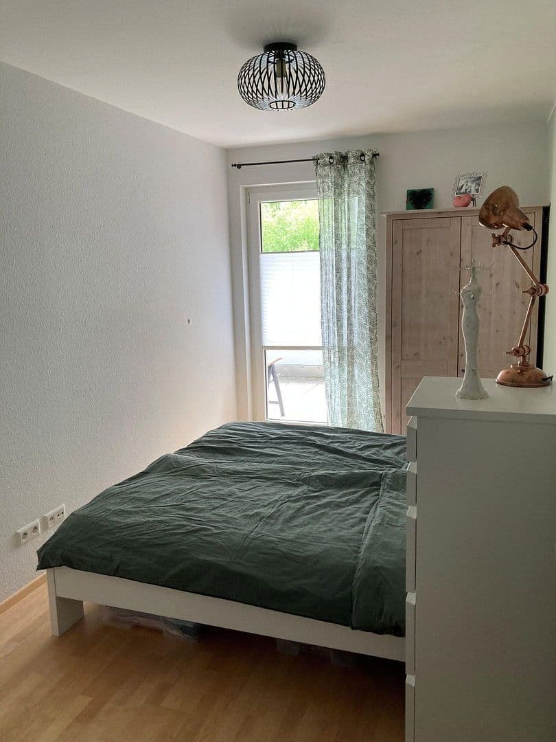 Pronájem bytu 4+1 110 m², Steinenbergstraße 6, Reutlingen, Bádensko-Württembersko Pronájem bytu 4+1 110 m², Steinenbergstraße 6, Reutlingen, Bádensko-Württembersko