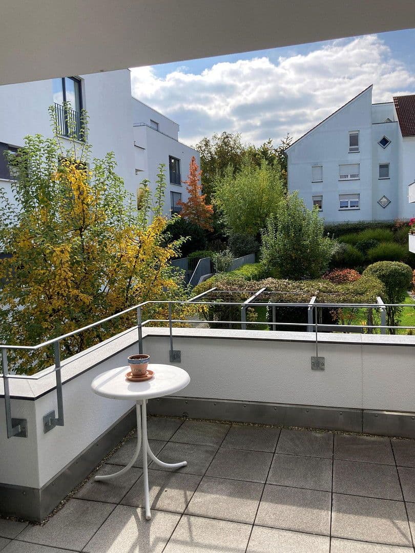 Pronájem bytu 4+1 110 m², Steinenbergstraße 6, Reutlingen, Bádensko-Württembersko Pronájem bytu 4+1 110 m², Steinenbergstraße 6, Reutlingen, Bádensko-Württembersko