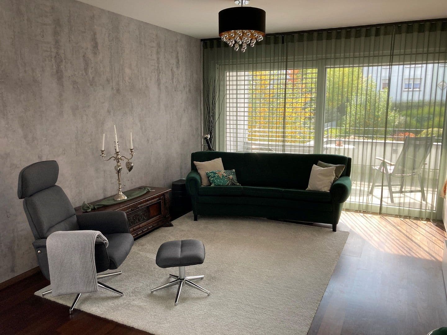 Pronájem bytu 4+1 110 m², Steinenbergstraße 6, Reutlingen, Bádensko-Württembersko Pronájem bytu 4+1 110 m², Steinenbergstraße 6, Reutlingen, Bádensko-Württembersko