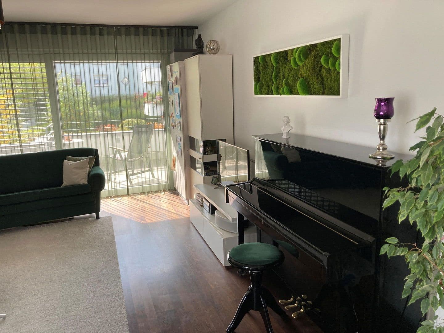 Pronájem bytu 4+1 110 m², Steinenbergstraße 6, Reutlingen, Bádensko-Württembersko Pronájem bytu 4+1 110 m², Steinenbergstraße 6, Reutlingen, Bádensko-Württembersko