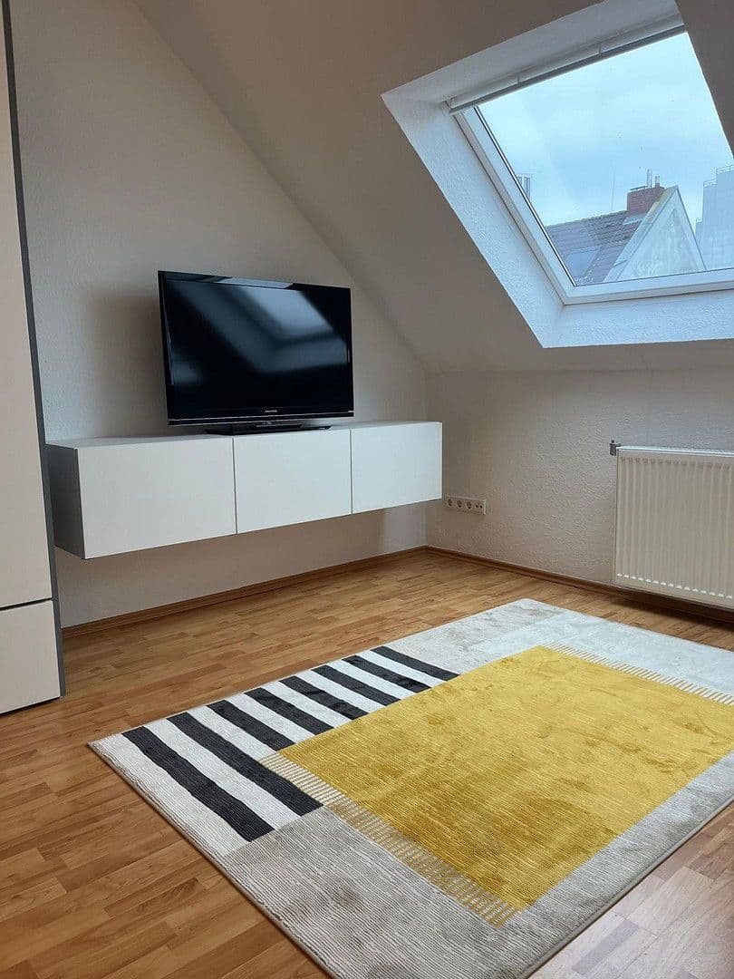 Pronájem bytu 1+1 30 m², Gladbacherstraße 39, Düsseldorf, Severní Porýní-Vestfálsko Pronájem bytu 1+1 30 m², Gladbacherstraße 39, Düsseldorf, Severní Porýní-Vestfálsko