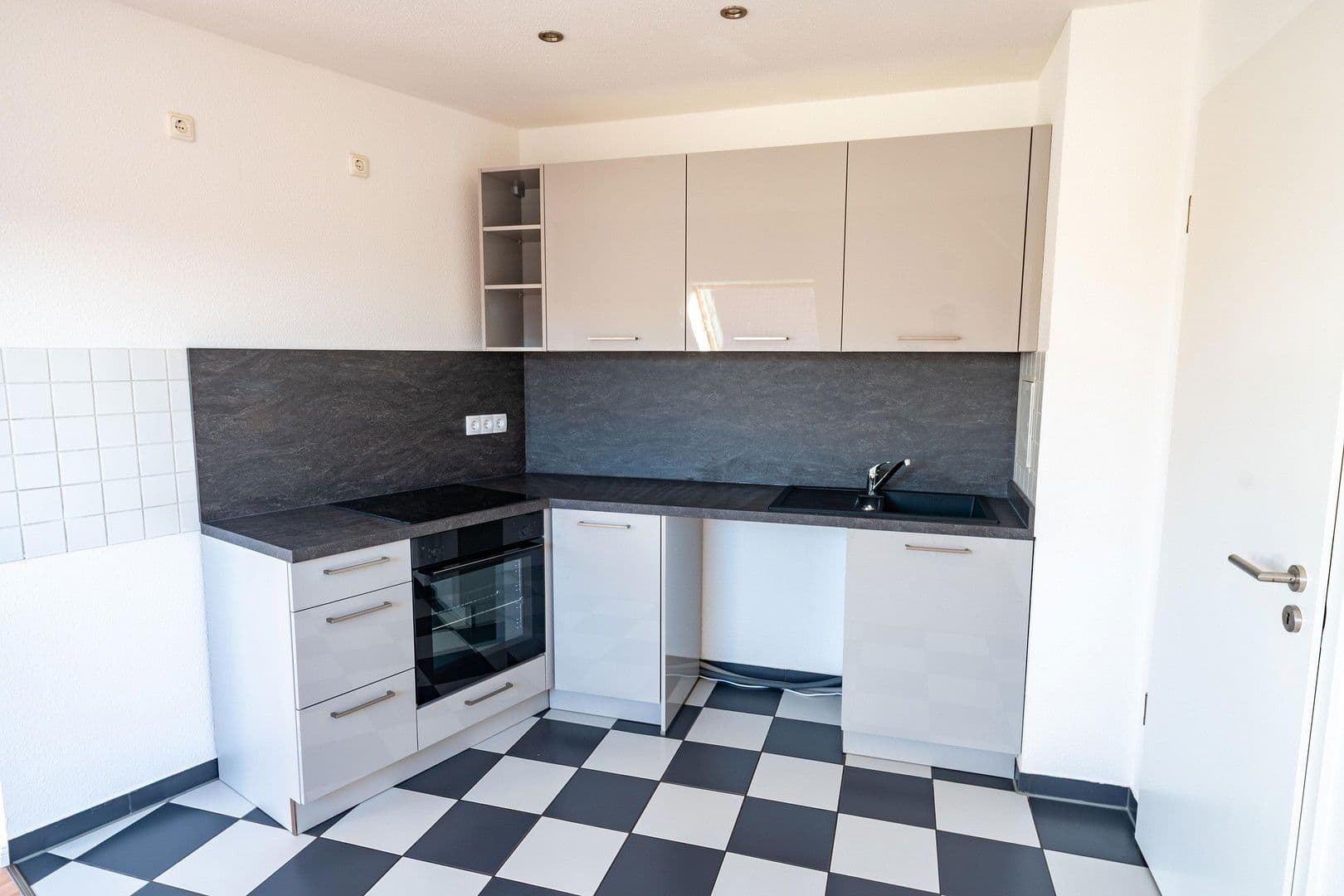 Pronájem bytu 2+1 60 m², Endersstraße, Leipzig, Sasko Pronájem bytu 2+1 60 m², Endersstraße, Leipzig, Sasko