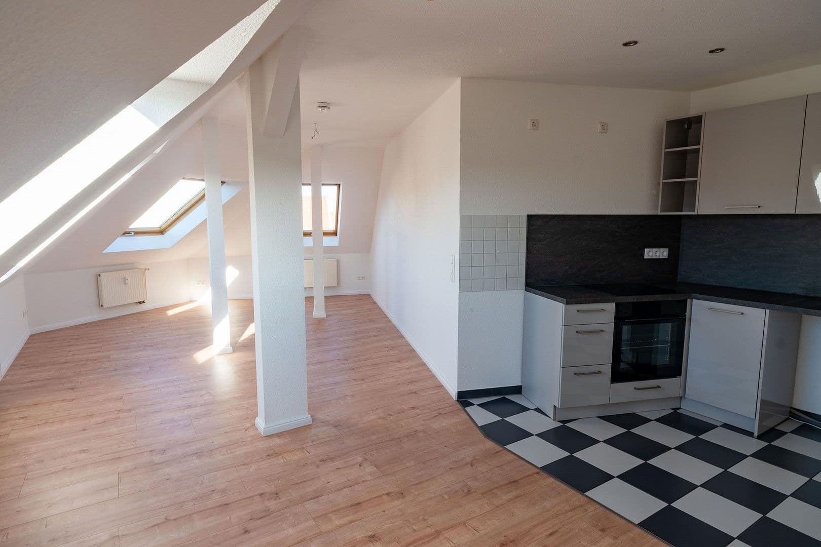 Pronájem bytu 2+1 60 m², Endersstraße, Leipzig, Sasko Pronájem bytu 2+1 60 m², Endersstraße, Leipzig, Sasko