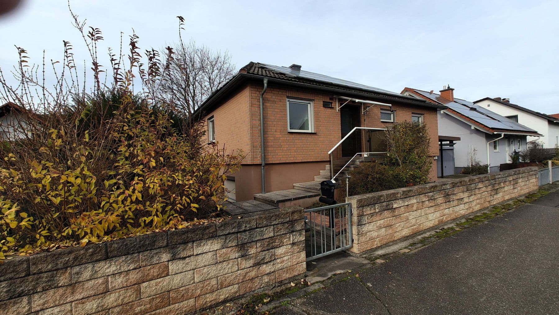 Pronájem domu 145 m², pozemek 457 m², Osthofen, Porýní-Falc Pronájem domu 145 m², pozemek 457 m², Osthofen, Porýní-Falc