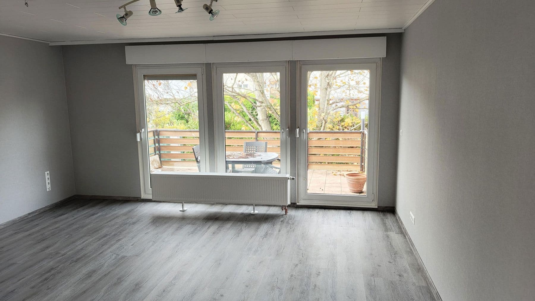 Pronájem domu 145 m², pozemek 457 m², Osthofen, Porýní-Falc Pronájem domu 145 m², pozemek 457 m², Osthofen, Porýní-Falc