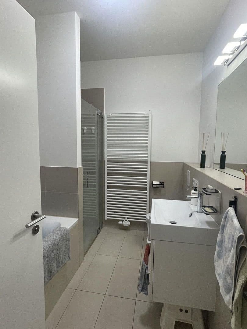 Pronájem bytu 3+1 87 m², Berlin, Berlín Pronájem bytu 3+1 87 m², Berlin, Berlín