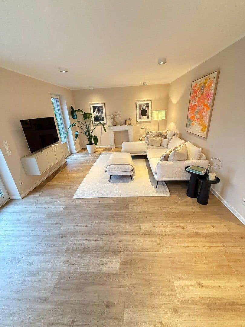 Prodej domu 142 m², pozemek 702 m², Quickborn, Šlesvicko-Holštýnsko Prodej domu 142 m², pozemek 702 m², Quickborn, Šlesvicko-Holštýnsko