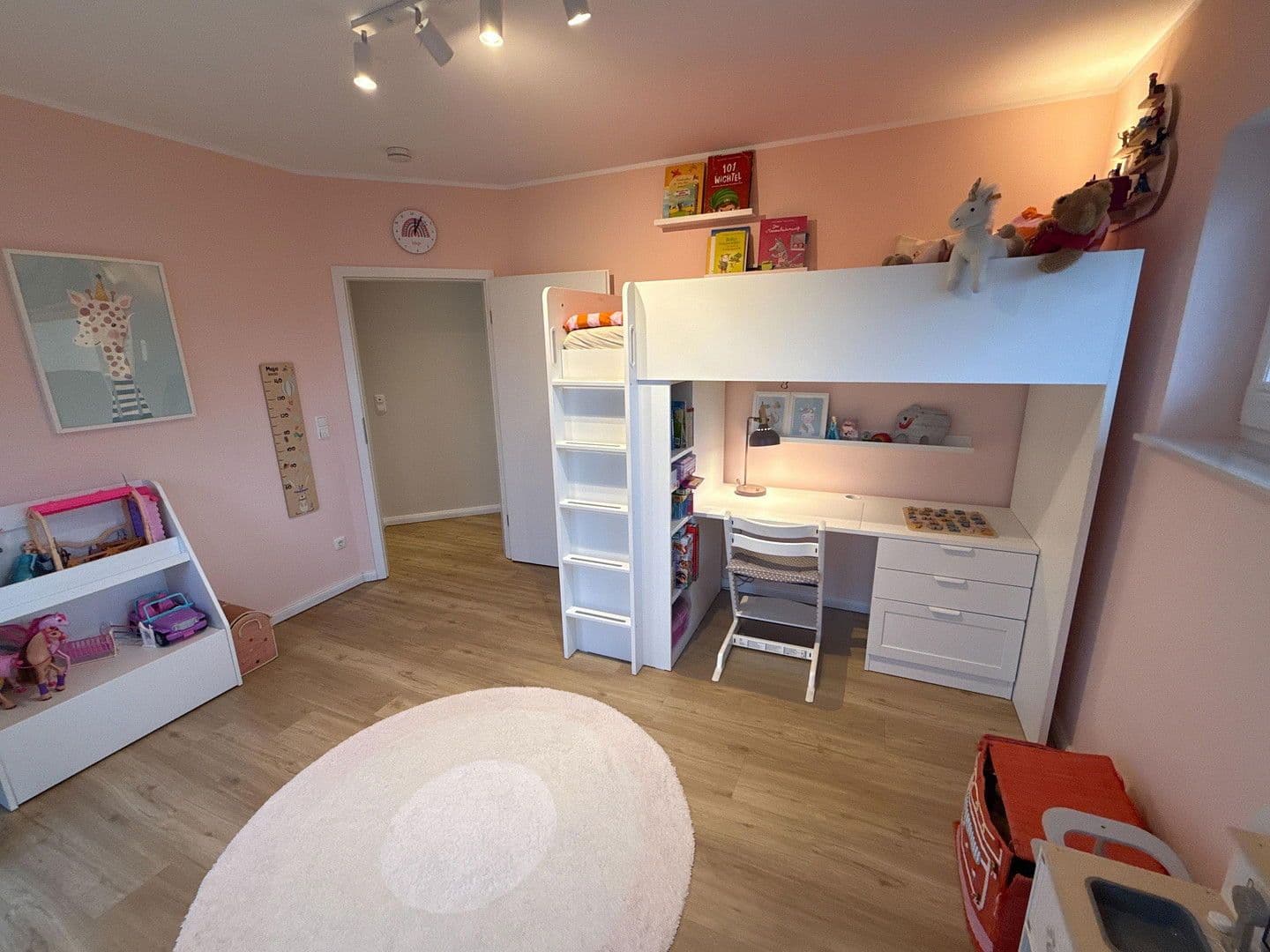 Prodej domu 142 m², pozemek 702 m², Quickborn, Šlesvicko-Holštýnsko Prodej domu 142 m², pozemek 702 m², Quickborn, Šlesvicko-Holštýnsko