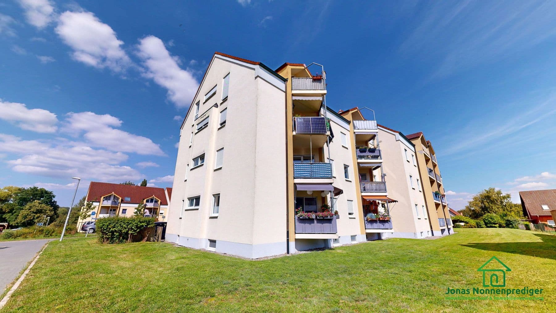 Prodej domu 1.126 m², pozemek 2.034 m², Am Serrahnsbach 35-37, Sternberg, Mecklenburg-Vorpommern Prodej domu 1.126 m², pozemek 2.034 m², Am Serrahnsbach 35-37, Sternberg, Mecklenburg-Vorpommern