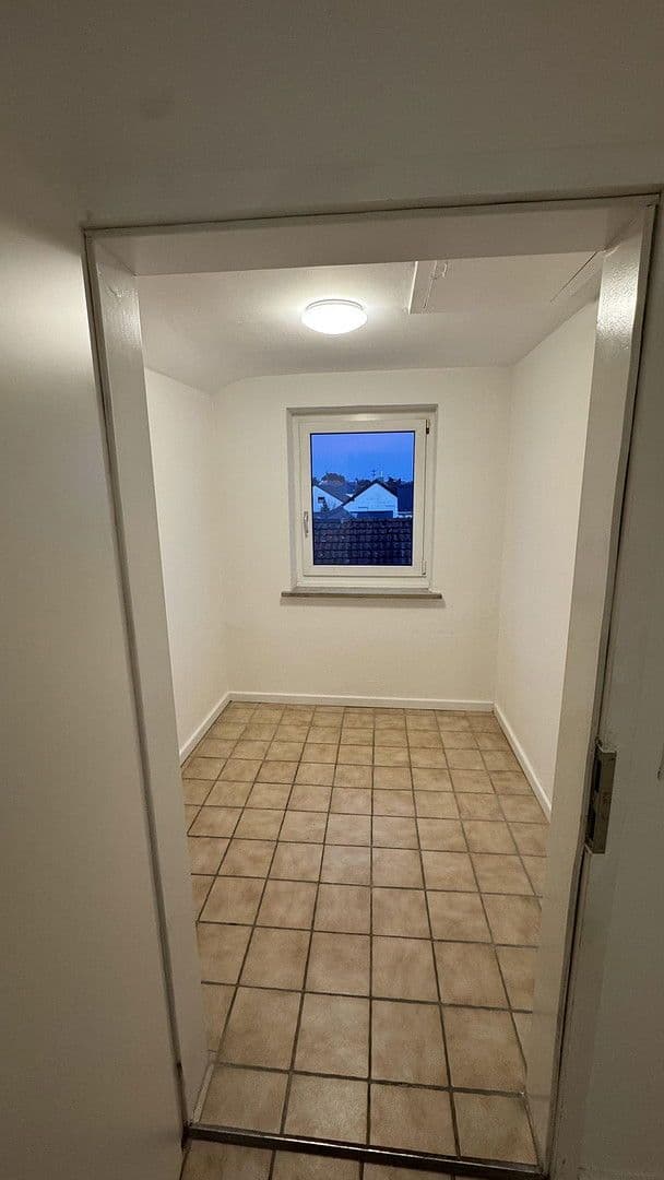 Pronájem bytu 3+1 77 m², Kapellenstr. 18, Ingolstadt, Bavorsko Pronájem bytu 3+1 77 m², Kapellenstr. 18, Ingolstadt, Bavorsko