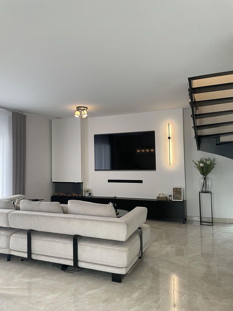 Prodej domu 100 m², pozemek 187 m², Nagold, Bádensko-Württembersko Prodej domu 100 m², pozemek 187 m², Nagold, Bádensko-Württembersko