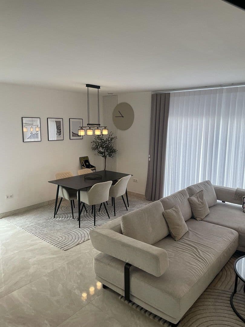 Prodej domu 100 m², pozemek 187 m², Nagold, Bádensko-Württembersko Prodej domu 100 m², pozemek 187 m², Nagold, Bádensko-Württembersko