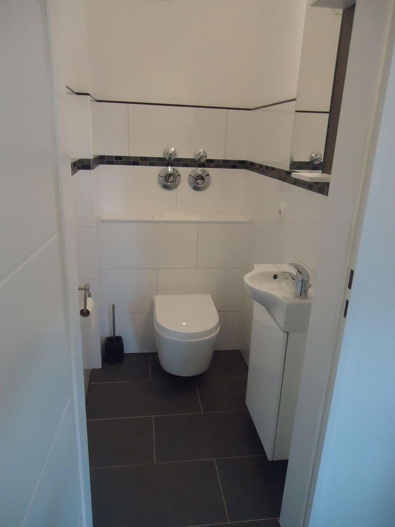 Pronájem bytu 2+1 60 m², Pforzheim, Bádensko-Württembersko Pronájem bytu 2+1 60 m², Pforzheim, Bádensko-Württembersko