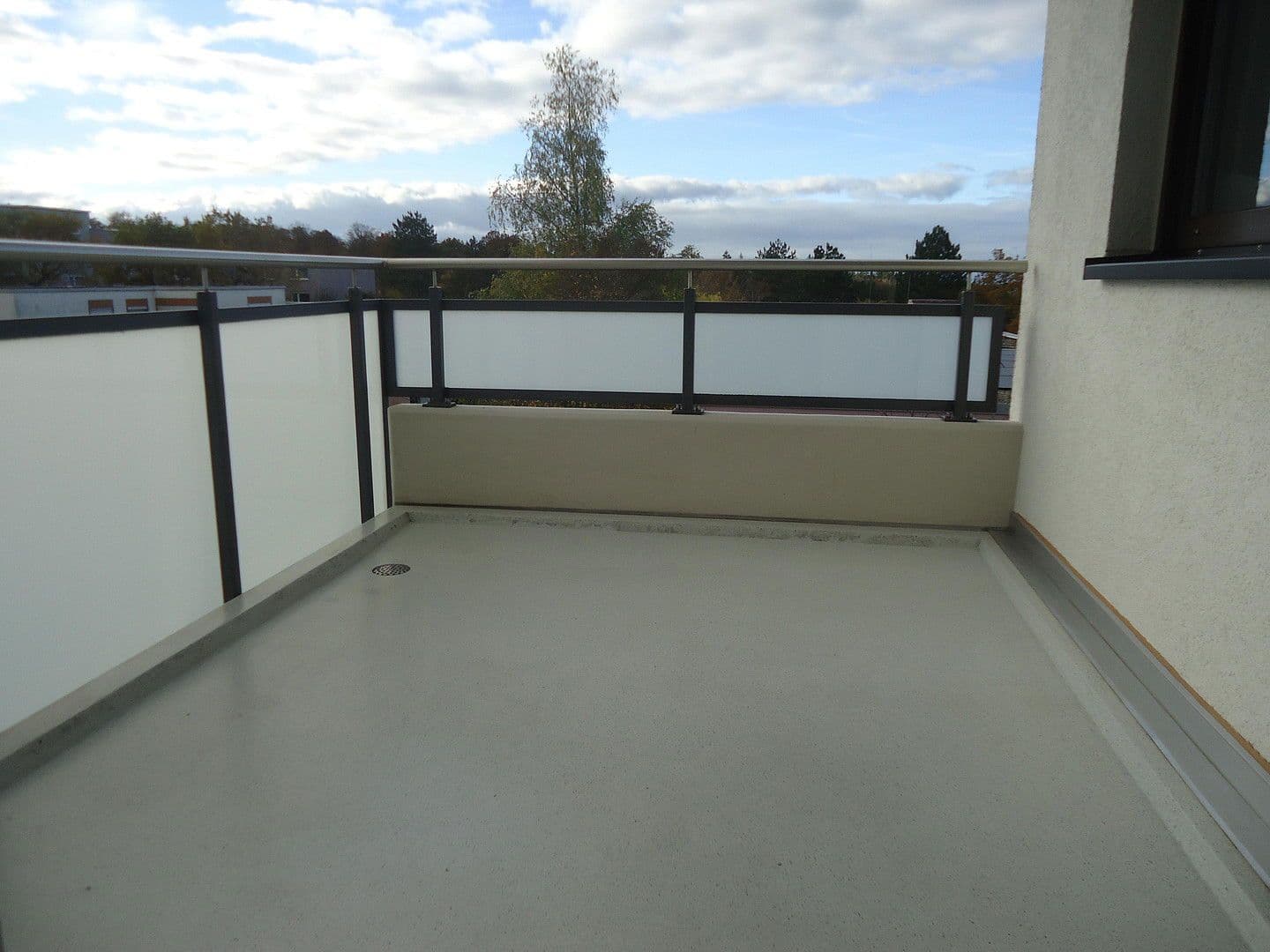 Pronájem bytu 2+1 60 m², Pforzheim, Bádensko-Württembersko Pronájem bytu 2+1 60 m², Pforzheim, Bádensko-Württembersko