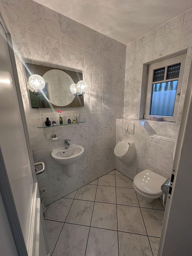 Prodej domu 171 m², pozemek 180 m², Wächtersbach, Hessen Prodej domu 171 m², pozemek 180 m², Wächtersbach, Hessen