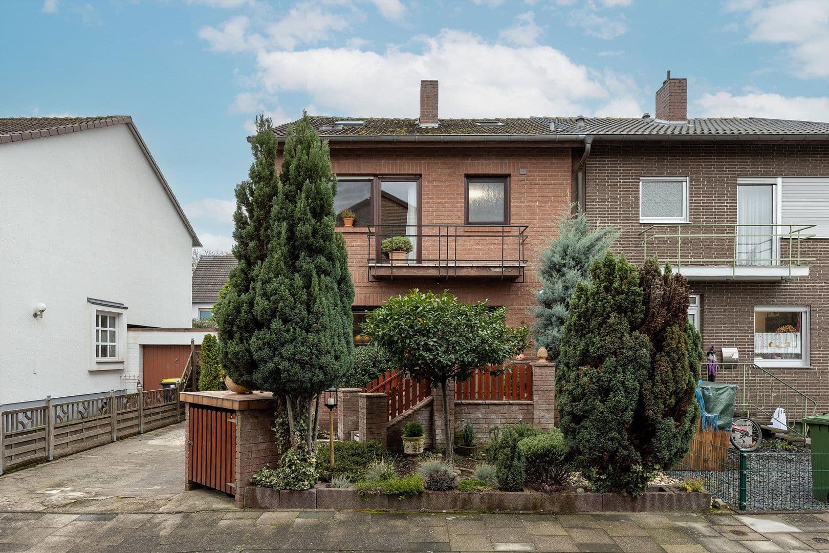 Prodej domu 128 m², pozemek 245 m², Sofienstraße 11, Sankt Augustin, Severní Porýní-Vestfálsko Prodej domu 128 m², pozemek 245 m², Sofienstraße 11, Sankt Augustin, Severní Porýní-Vestfálsko