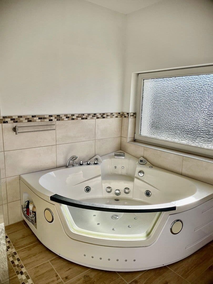 Prodej domu 127 m², pozemek 1.678 m², Steinburg, Šlesvicko-Holštýnsko Prodej domu 127 m², pozemek 1.678 m², Steinburg, Šlesvicko-Holštýnsko