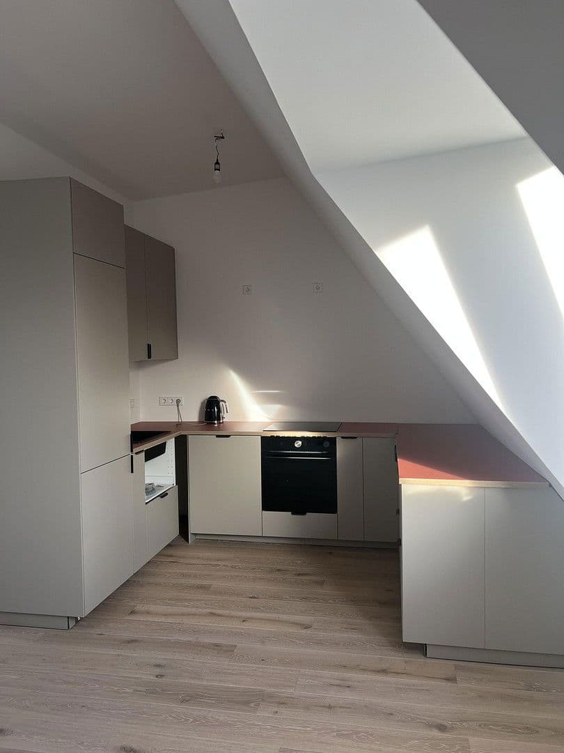 Prodej bytu 3+kk 95 m², Weisestr. 2, Berlin, Berlín Prodej bytu 3+kk 95 m², Weisestr. 2, Berlin, Berlín