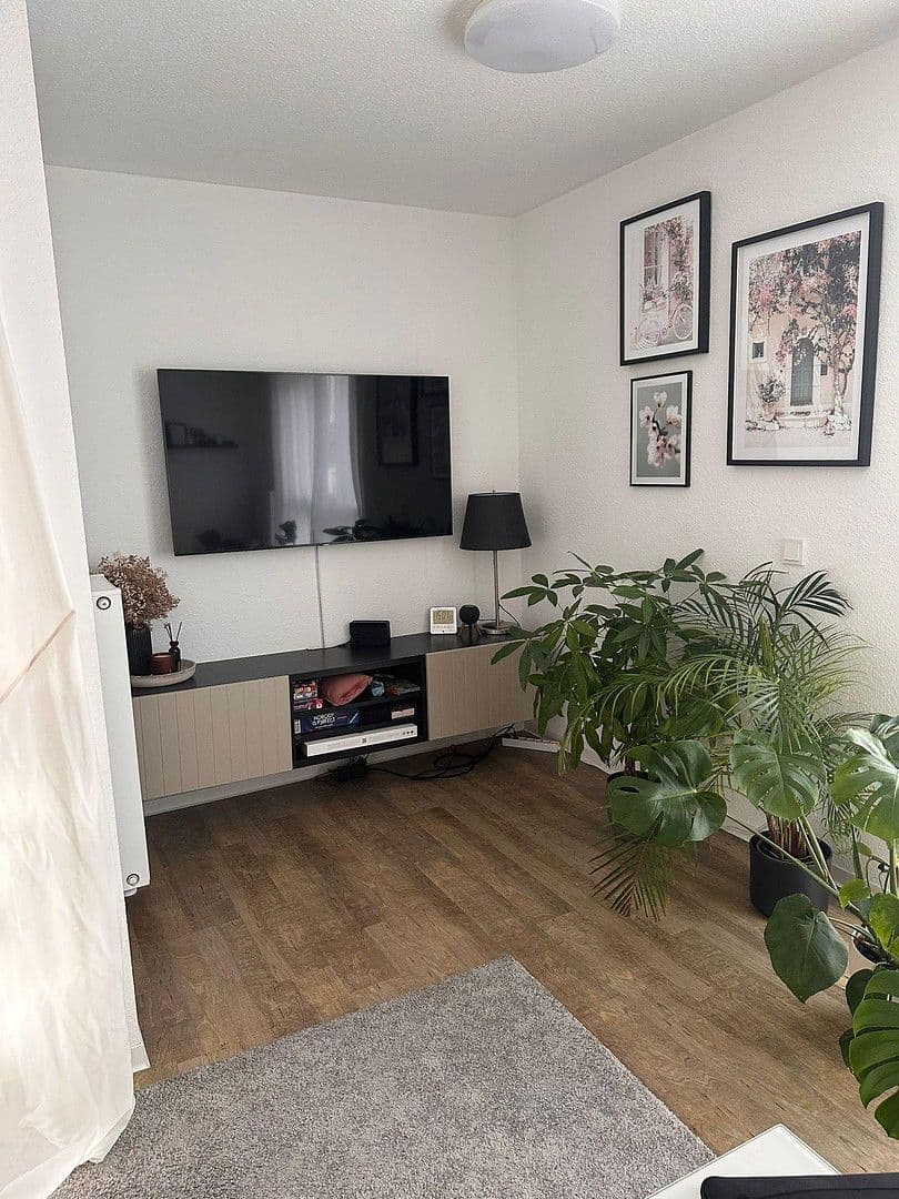 Pronájem bytu 3+1 71 m², Aristide-Briand-Str. 2, Herzogenaurach, Bavorsko Pronájem bytu 3+1 71 m², Aristide-Briand-Str. 2, Herzogenaurach, Bavorsko