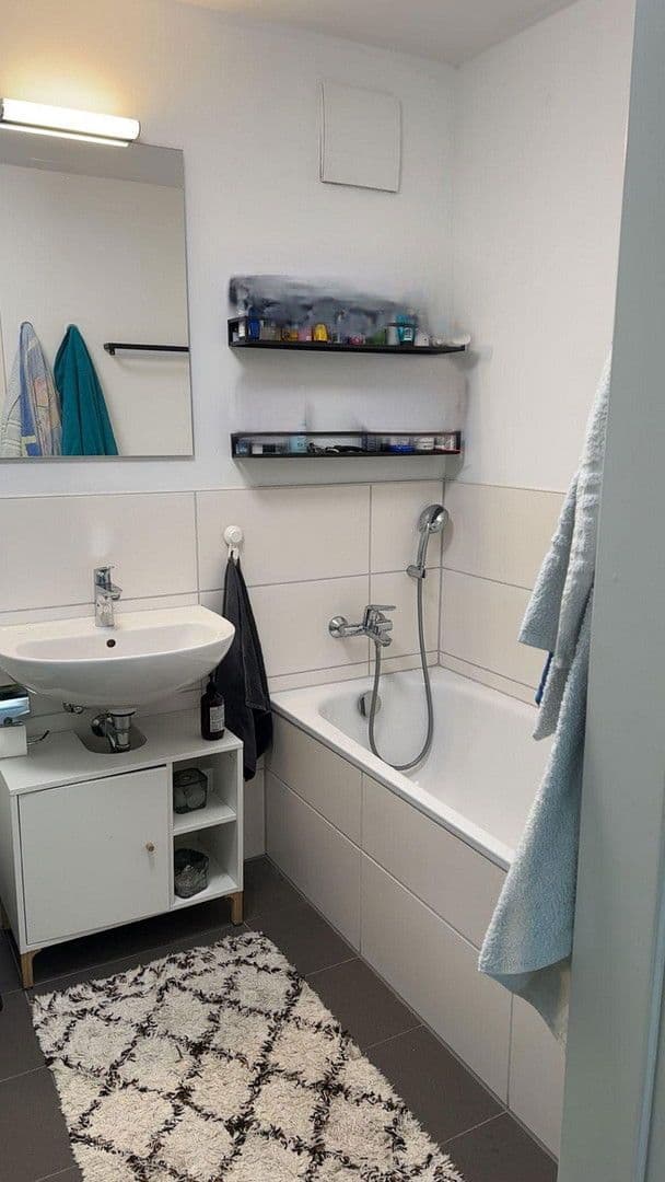 Pronájem bytu 3+1 71 m², Aristide-Briand-Str. 2, Herzogenaurach, Bavorsko Pronájem bytu 3+1 71 m², Aristide-Briand-Str. 2, Herzogenaurach, Bavorsko