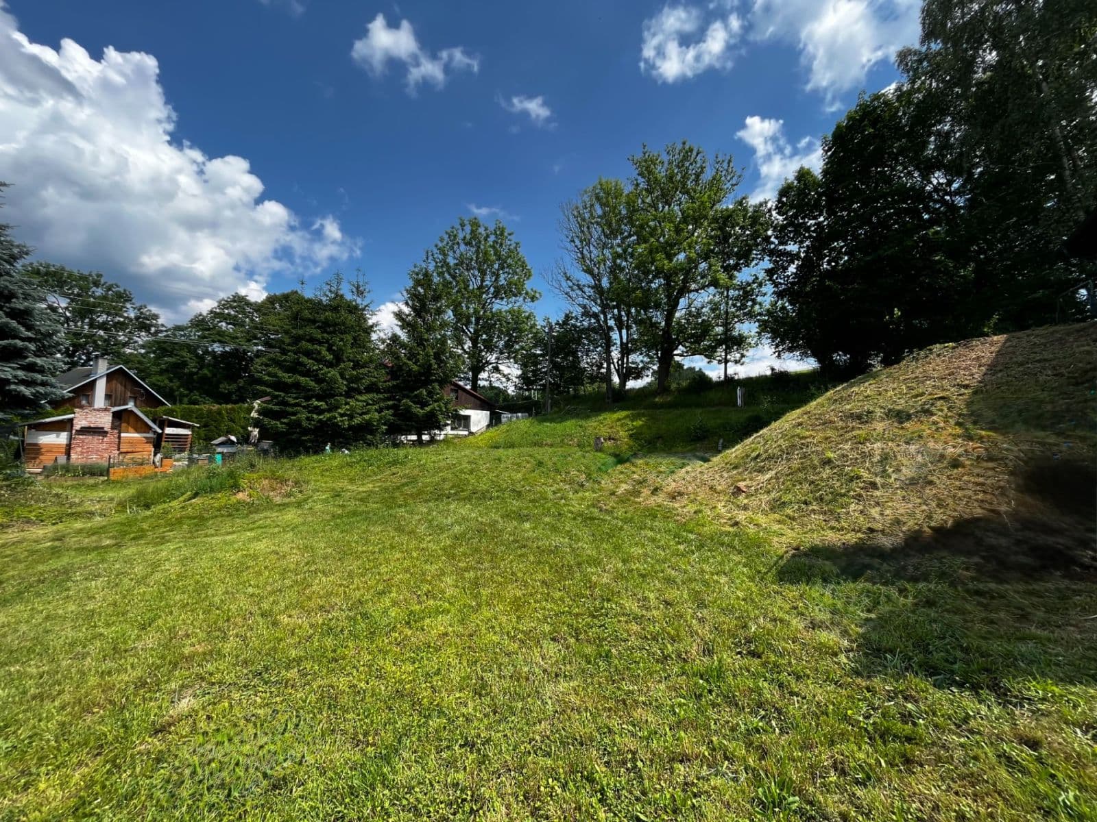 Prodej pozemku 1.225 m², V Lučinách, Liberec, Liberecký kraj Prodej pozemku 1.225 m², V Lučinách, Liberec, Liberecký kraj