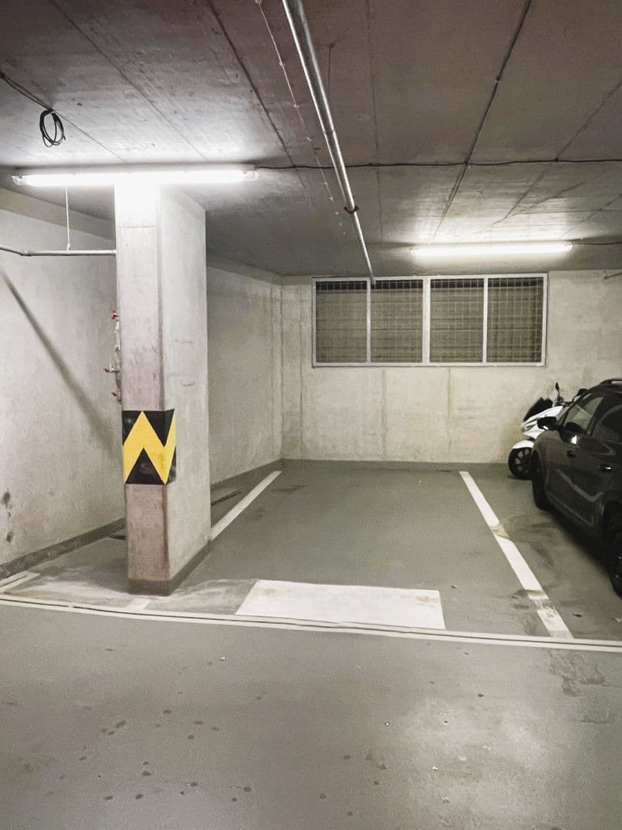 Pronájem garáže 25 m², Soukalova, Praha, Praha Pronájem garáže 25 m², Soukalova, Praha, Praha