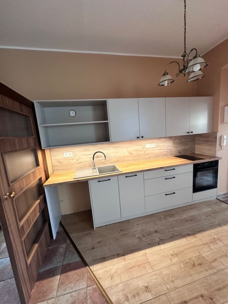 Pronájem bytu 3+kk 80 m², Dr. Steinera, Kladno, Středočeský kraj Pronájem bytu 3+kk 80 m², Dr. Steinera, Kladno, Středočeský kraj