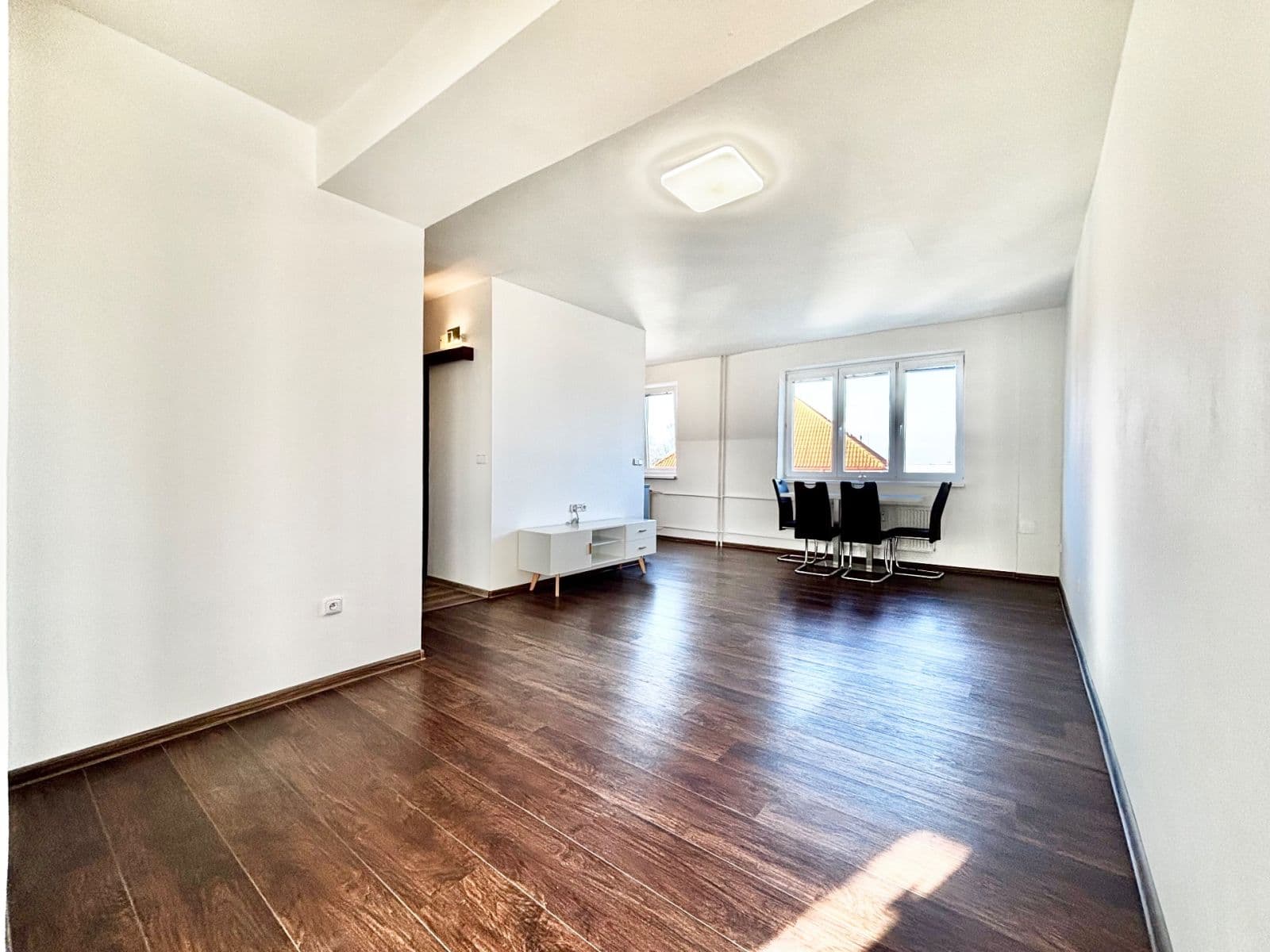 Prodej bytu 3+kk 63 m², Československé armády, Skuteč, Pardubický kraj Prodej bytu 3+kk 63 m², Československé armády, Skuteč, Pardubický kraj