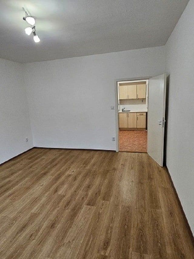 Pronájem bytu 1+kk 33 m², Merhautova, Brno, Jihomoravský kraj Pronájem bytu 1+kk 33 m², Merhautova, Brno, Jihomoravský kraj