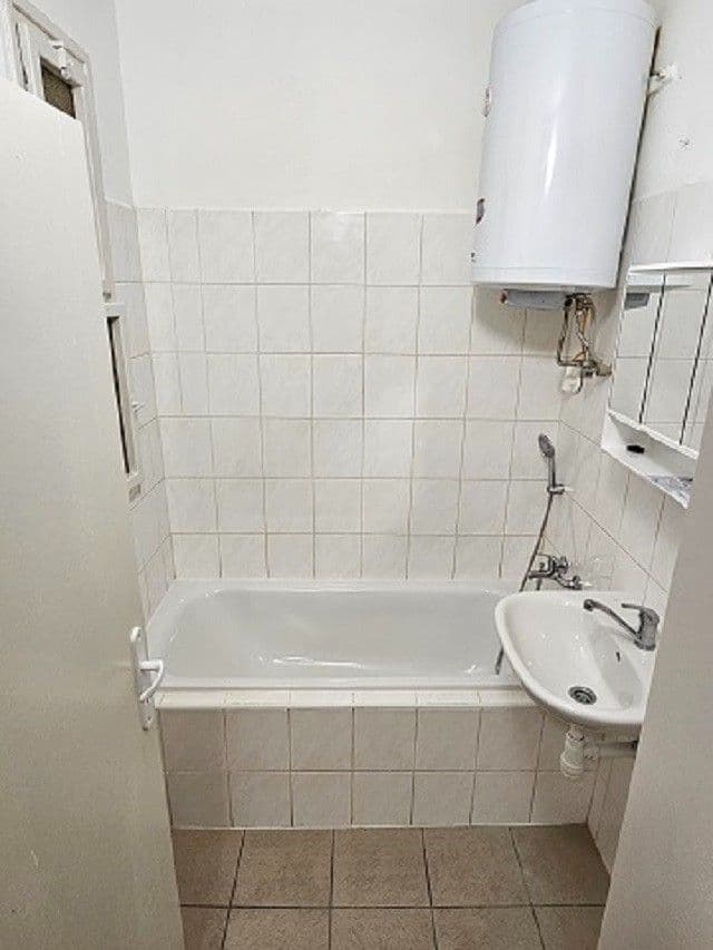 Pronájem bytu 1+kk 33 m², Merhautova, Brno, Jihomoravský kraj Pronájem bytu 1+kk 33 m², Merhautova, Brno, Jihomoravský kraj