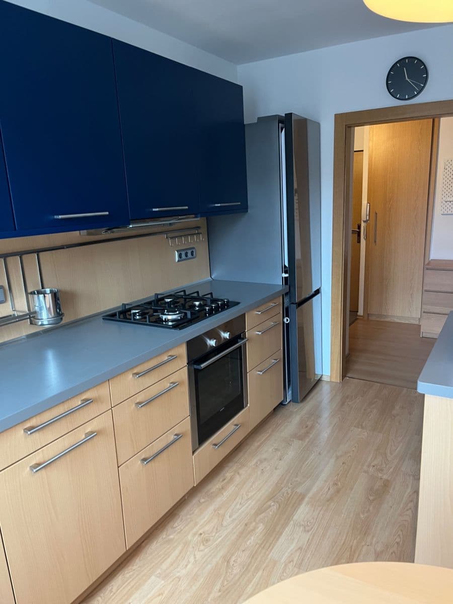 Pronájem bytu 2+1 65 m², 28. pluku, Praha, Praha Pronájem bytu 2+1 65 m², 28. pluku, Praha, Praha