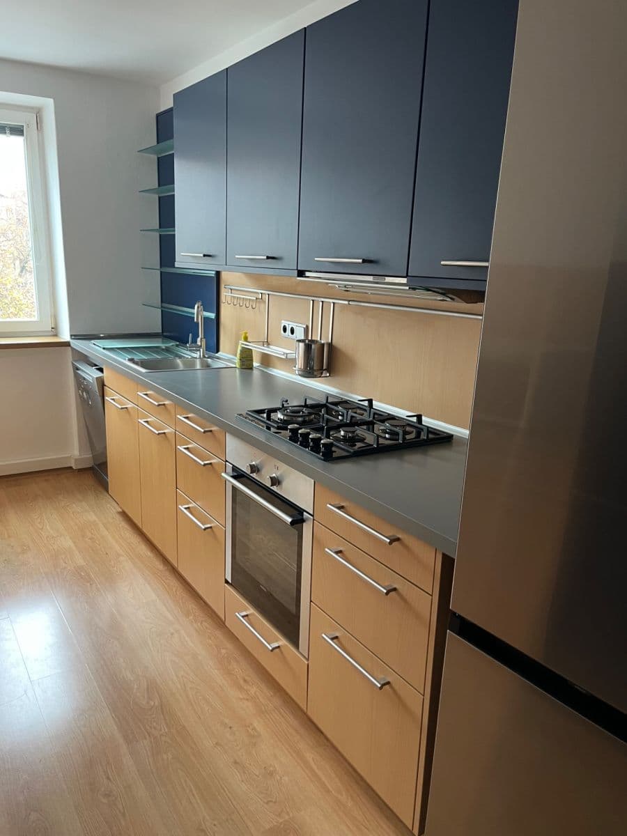Pronájem bytu 2+1 65 m², 28. pluku, Praha, Praha Pronájem bytu 2+1 65 m², 28. pluku, Praha, Praha