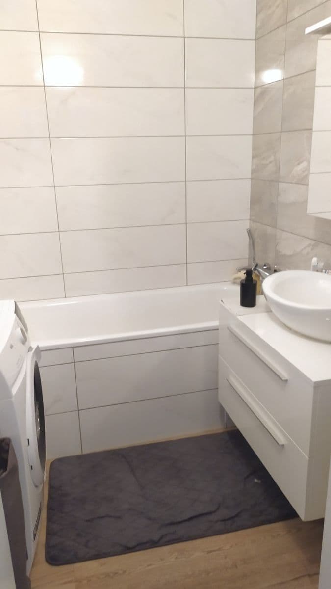 Pronájem bytu 2+kk 60 m², Na Břehu, Praha, Praha Pronájem bytu 2+kk 60 m², Na Břehu, Praha, Praha