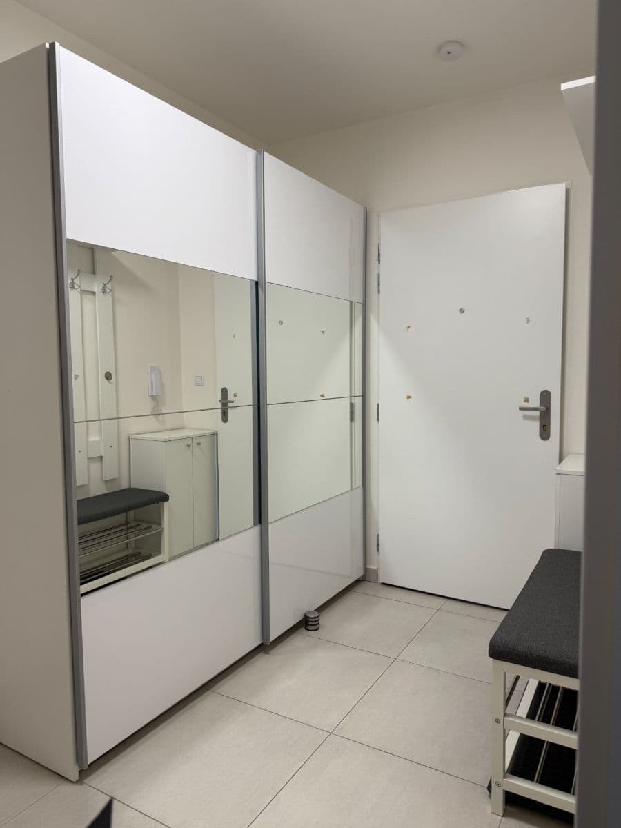 Pronájem bytu 1+kk 38 m², Mantovská, Praha, Praha Pronájem bytu 1+kk 38 m², Mantovská, Praha, Praha