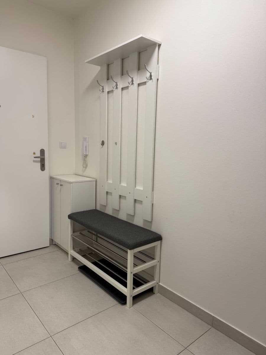 Pronájem bytu 1+kk 38 m², Mantovská, Praha, Praha Pronájem bytu 1+kk 38 m², Mantovská, Praha, Praha