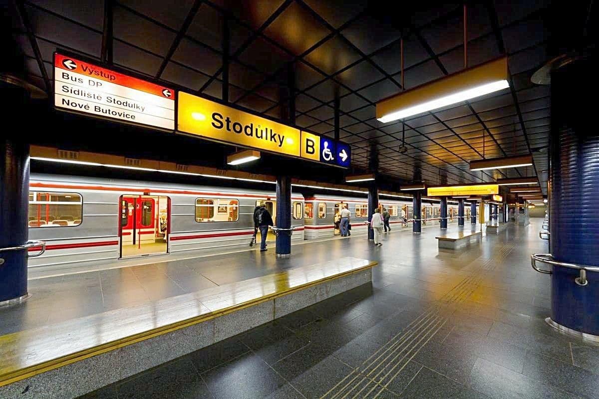 Pronájem garáže 10 m², Hábova, Praha, Praha Pronájem garáže 10 m², Hábova, Praha, Praha