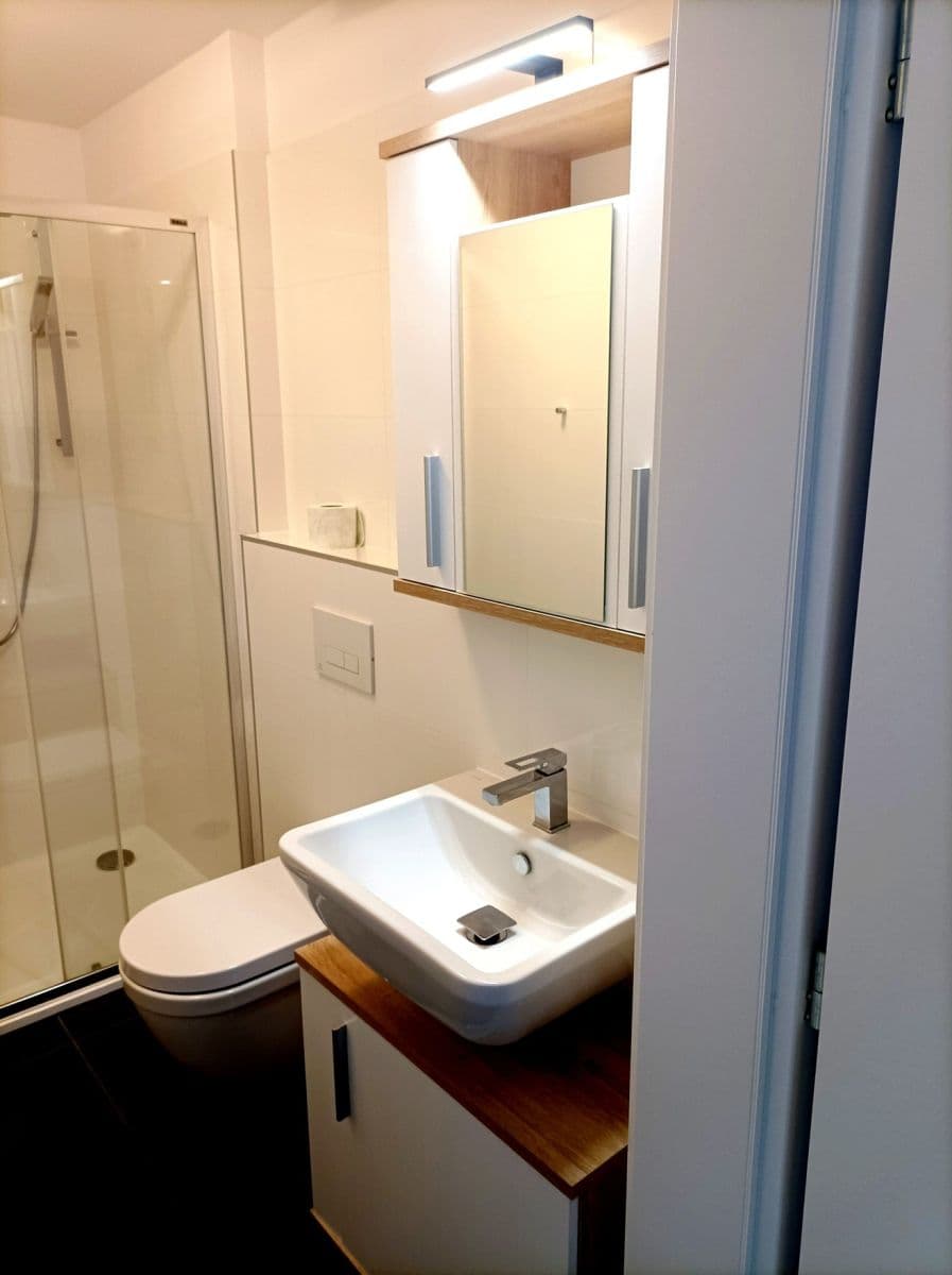 Pronájem bytu 2+kk 40 m², Karla IV., Horoměřice, Středočeský kraj Pronájem bytu 2+kk 40 m², Karla IV., Horoměřice, Středočeský kraj