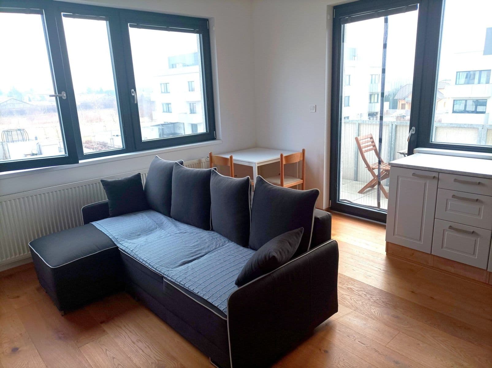 Pronájem bytu 2+kk 40 m², Karla IV., Horoměřice, Středočeský kraj Pronájem bytu 2+kk 40 m², Karla IV., Horoměřice, Středočeský kraj