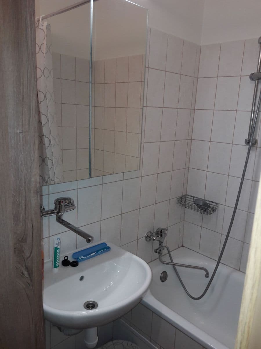 Pronájem bytu 2+1 50 m², Mochovská, Praha, Praha Pronájem bytu 2+1 50 m², Mochovská, Praha, Praha