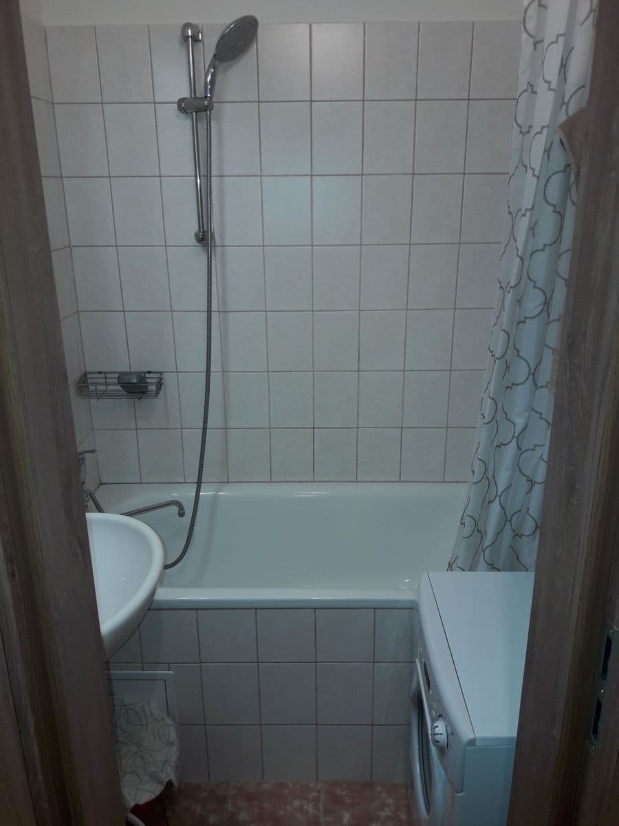 Pronájem bytu 2+1 50 m², Mochovská, Praha, Praha Pronájem bytu 2+1 50 m², Mochovská, Praha, Praha